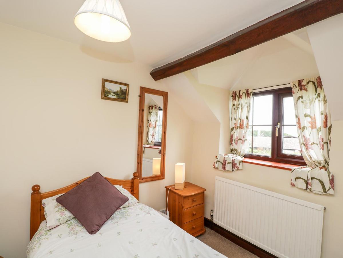 Lawn Farm Cottage กลอสเตอร์ ภายนอก รูปภาพ