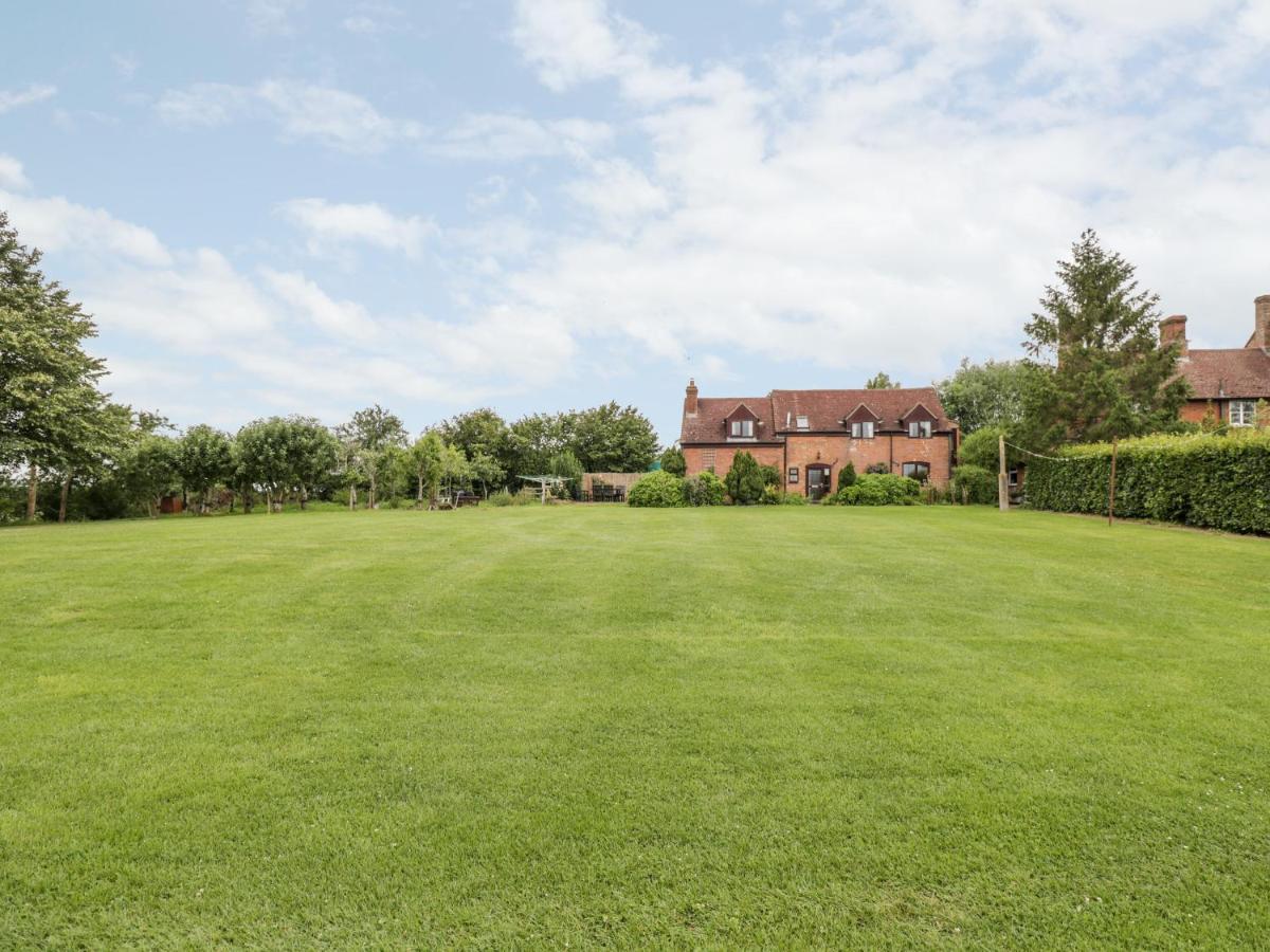Lawn Farm Cottage กลอสเตอร์ ภายนอก รูปภาพ
